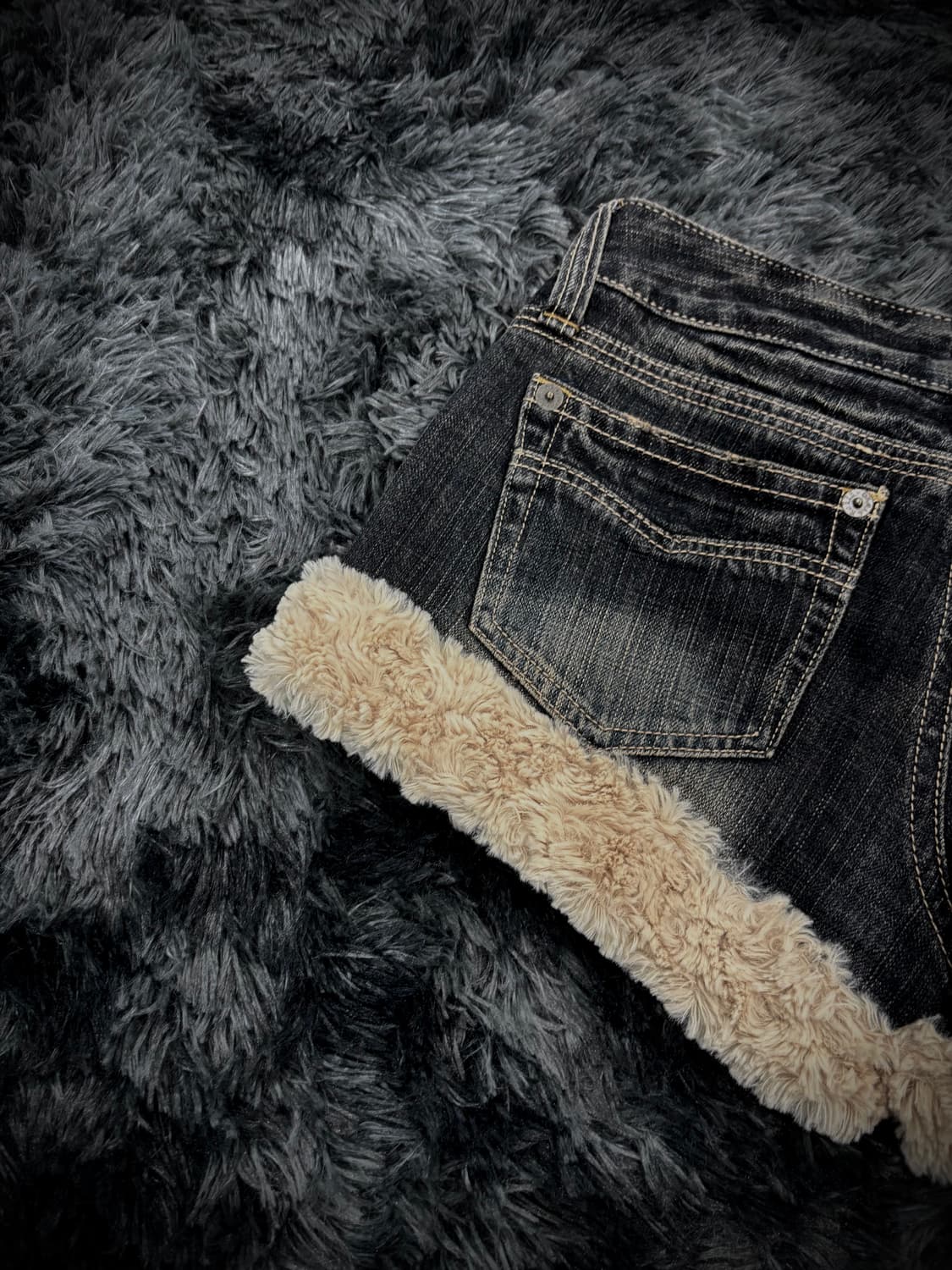 Cecil McBee 퍼 트리밍 로우라이즈 숏팬츠 상품이미지5