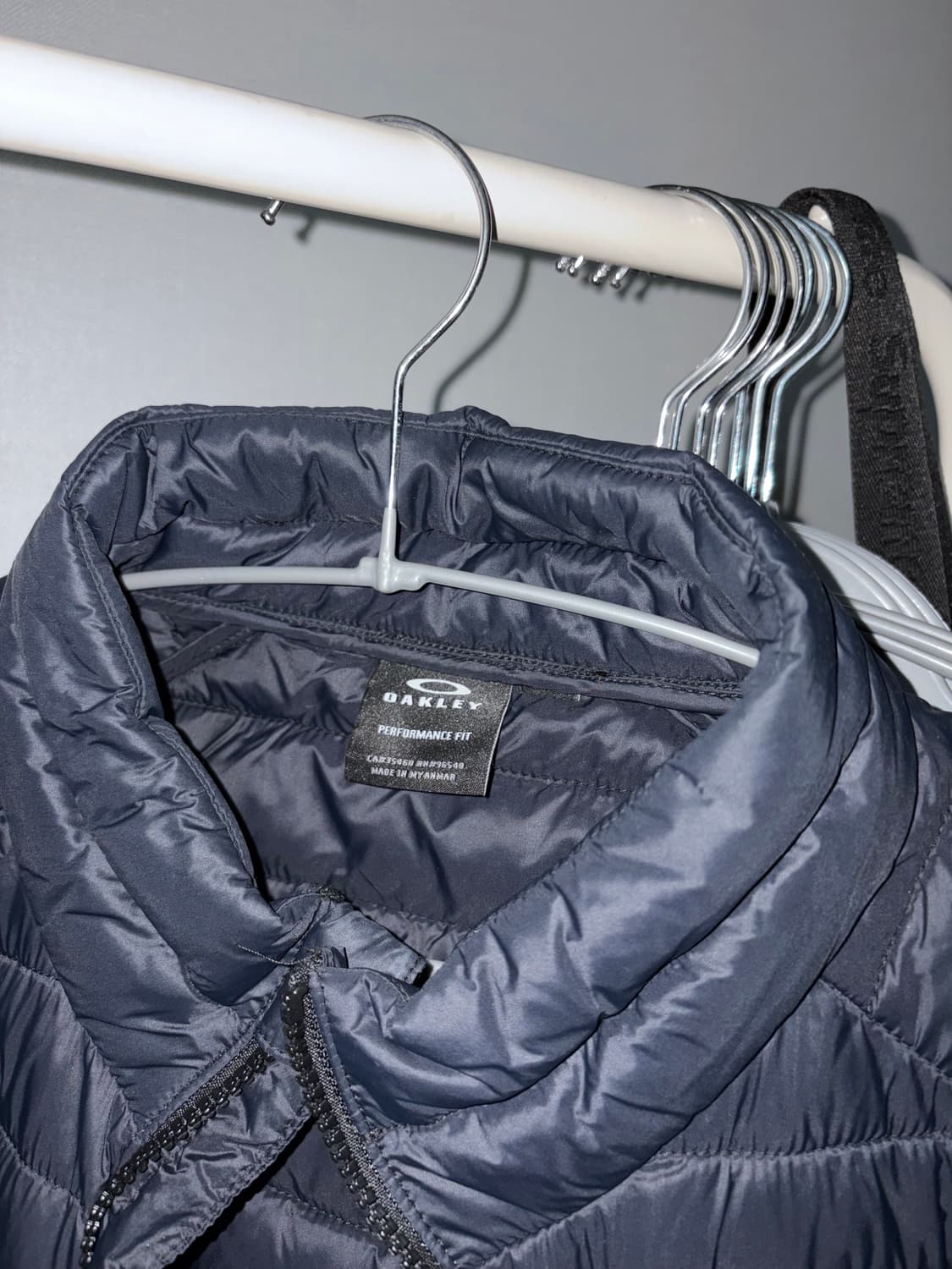 오클리 경량패딩 블랙 s 상품이미지2