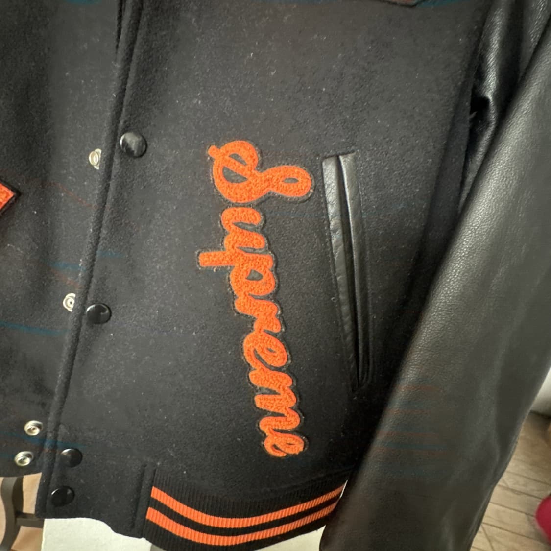 슈프림 팀 S 바시티 자켓 블랙 상품이미지2