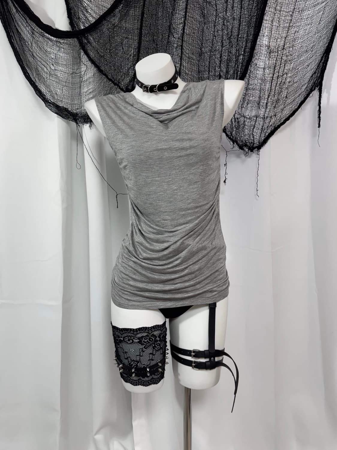 gray sleeveless 상품이미지1
