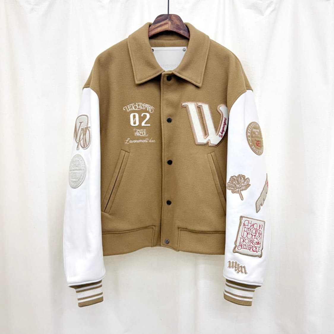 우영미 22FW 바시티 자켓 베이지 상품이미지1