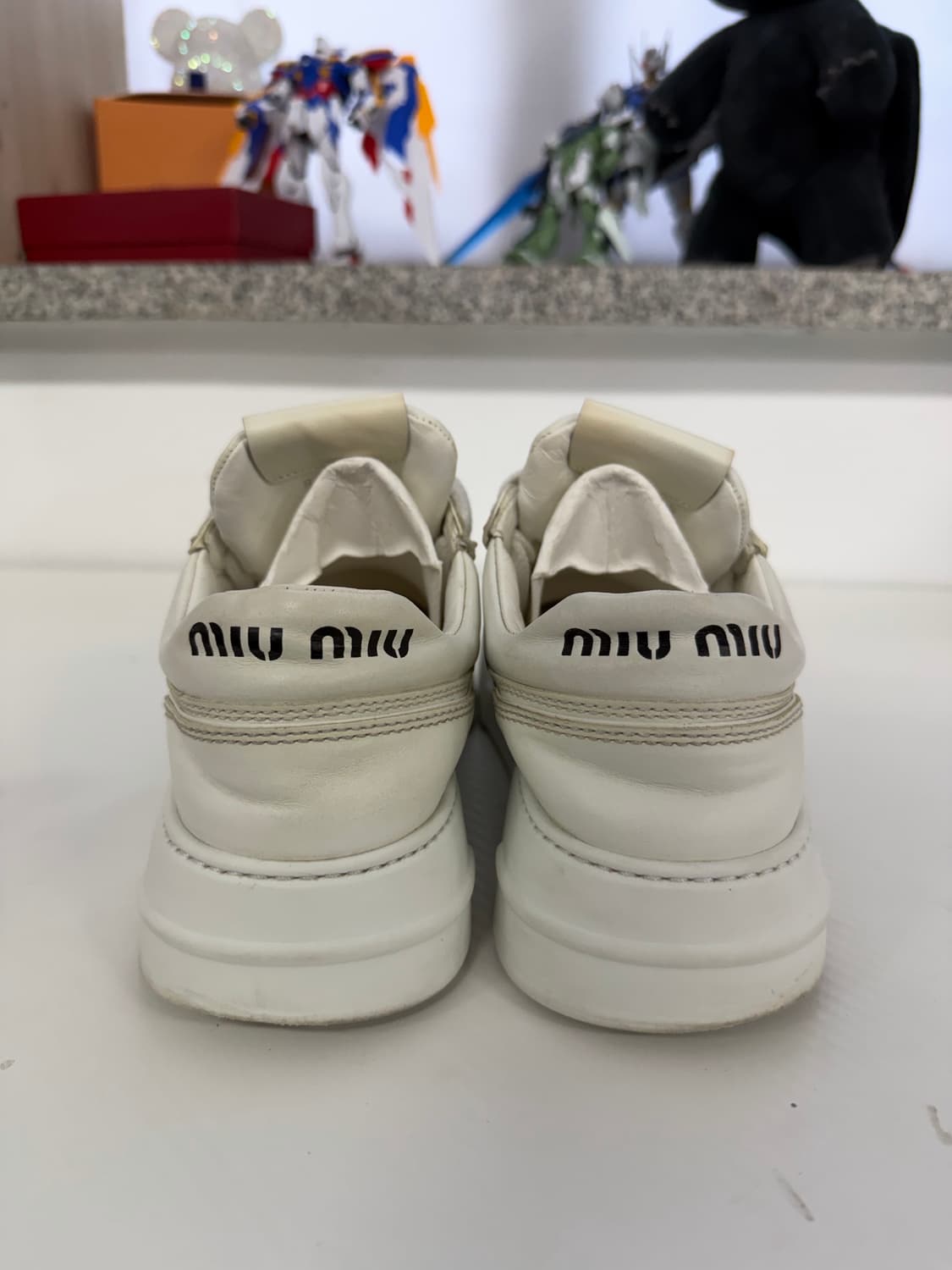 정품) 미우미우 로고 레더 스니커즈 37.5  상품이미지7