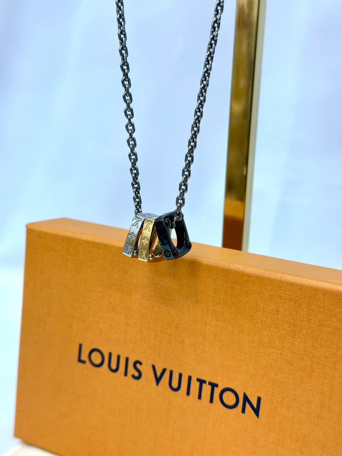 루이비통 모노그램 볼드 네크리스 상품이미지1