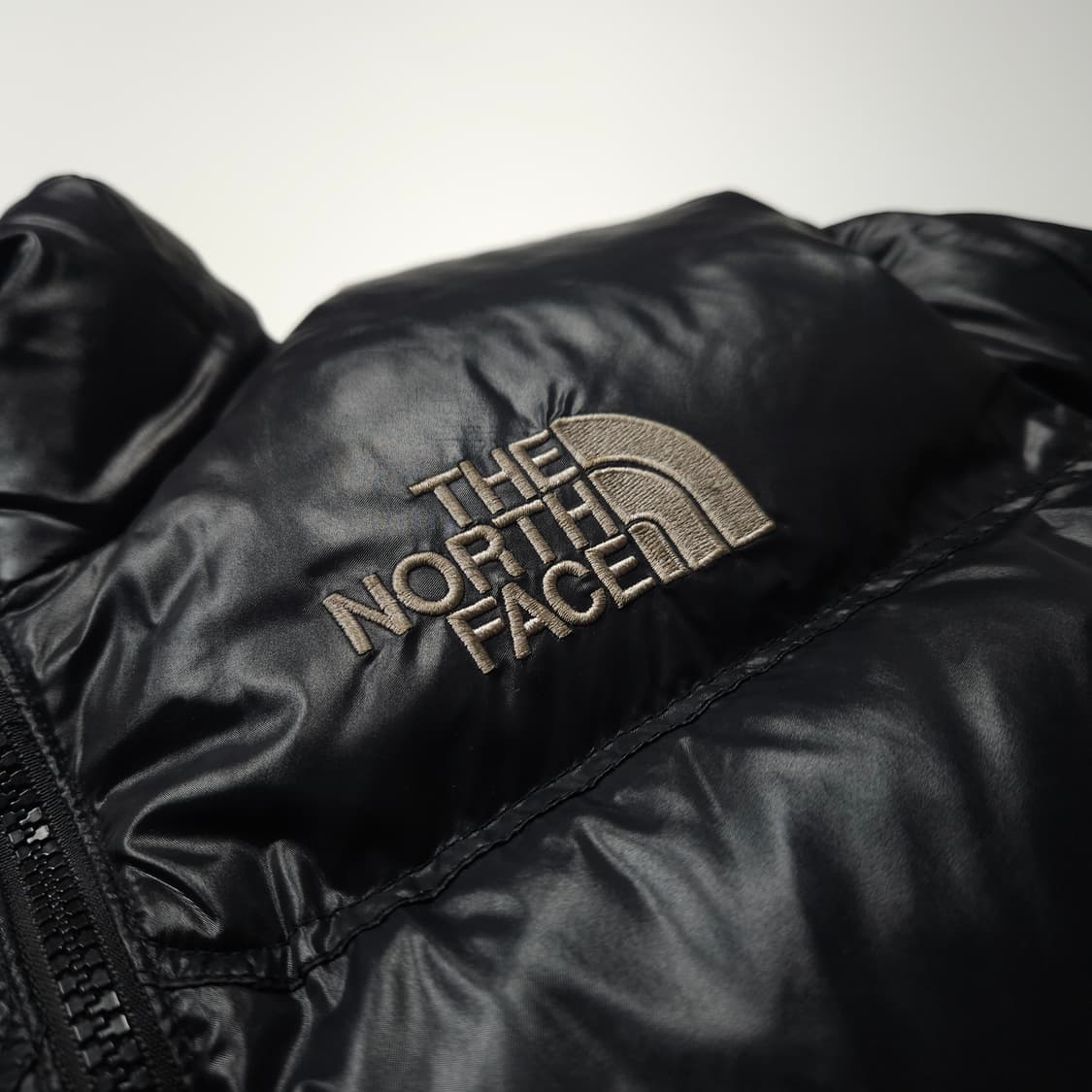 노스페이스 레트로 눕시 유광 다운 푸퍼 패딩 (M) 상품이미지3