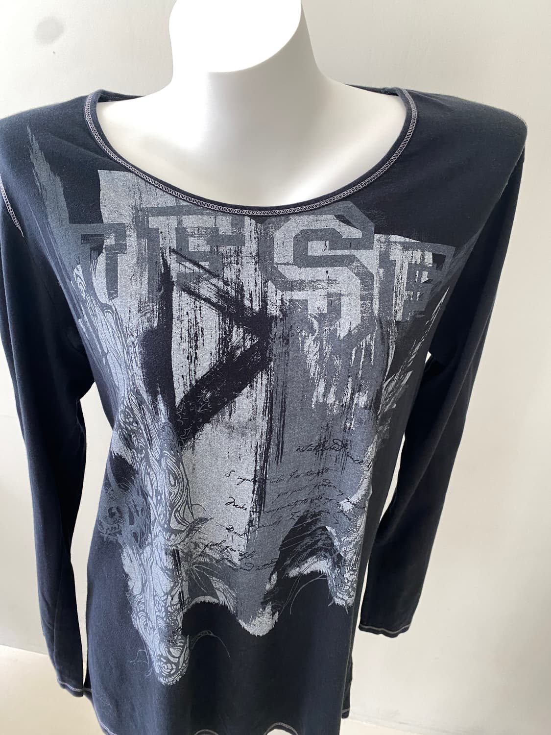 디젤 그래픽 롱슬리브 상품이미지3