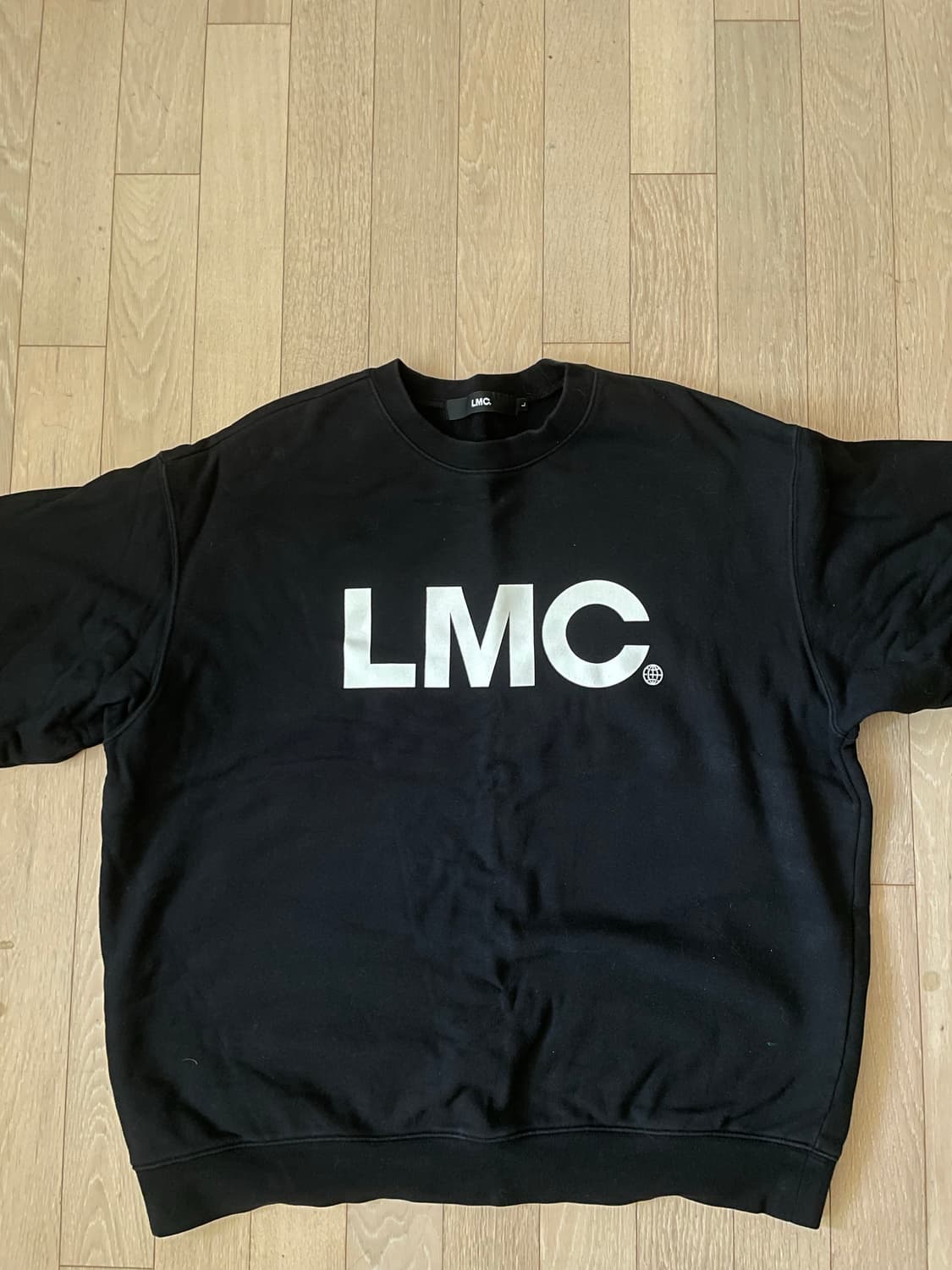 LMC 기본 로고 맨투맨_Black 상품이미지1