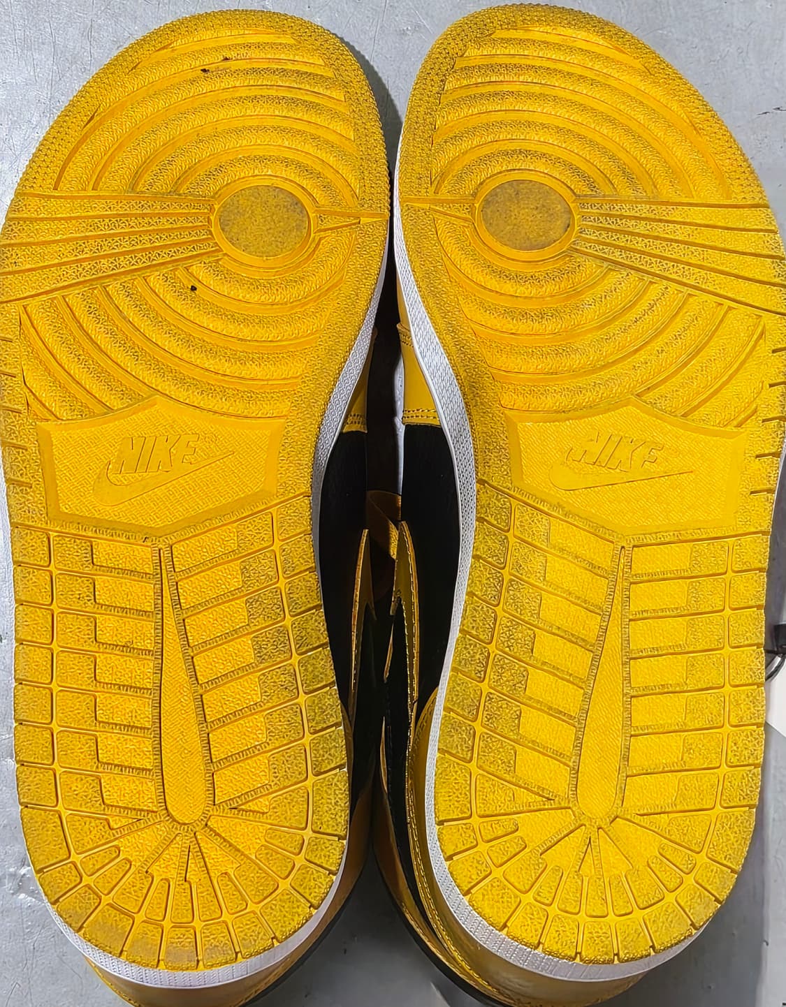 에어조던1 레트로 하이OG 폴른 상품이미지4