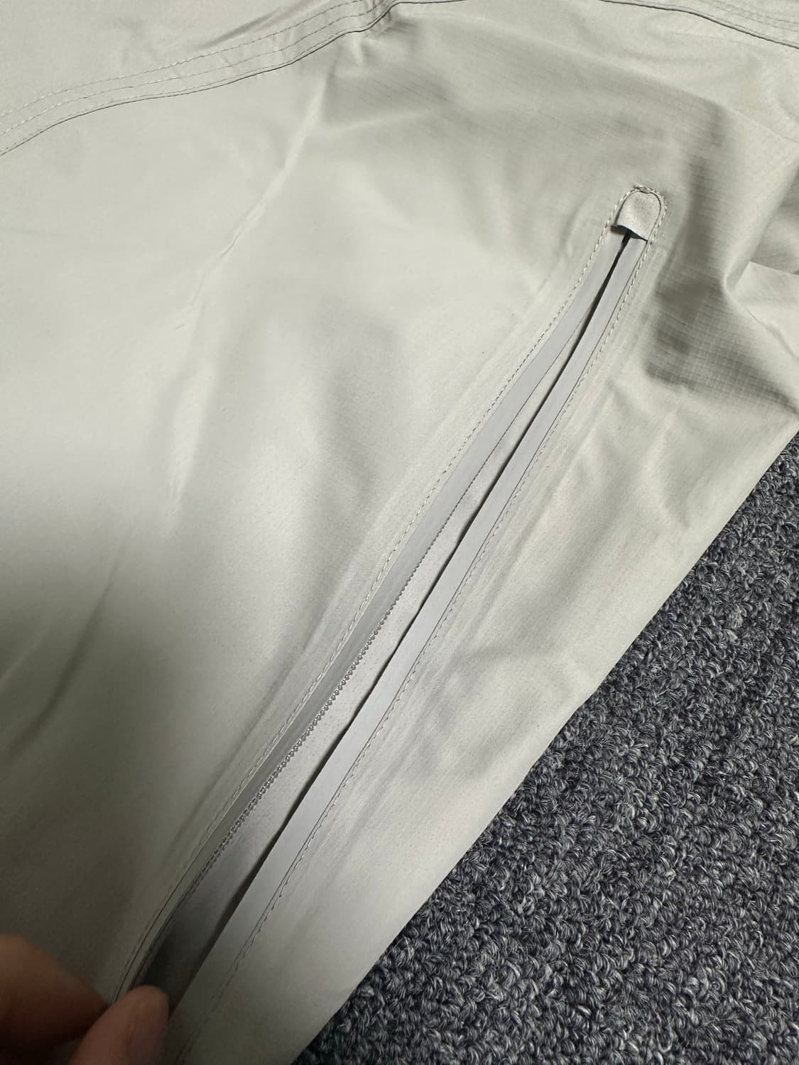 23fw 산산기어 2.5L 윈드블록 팬츠 그레이 1 상품이미지3