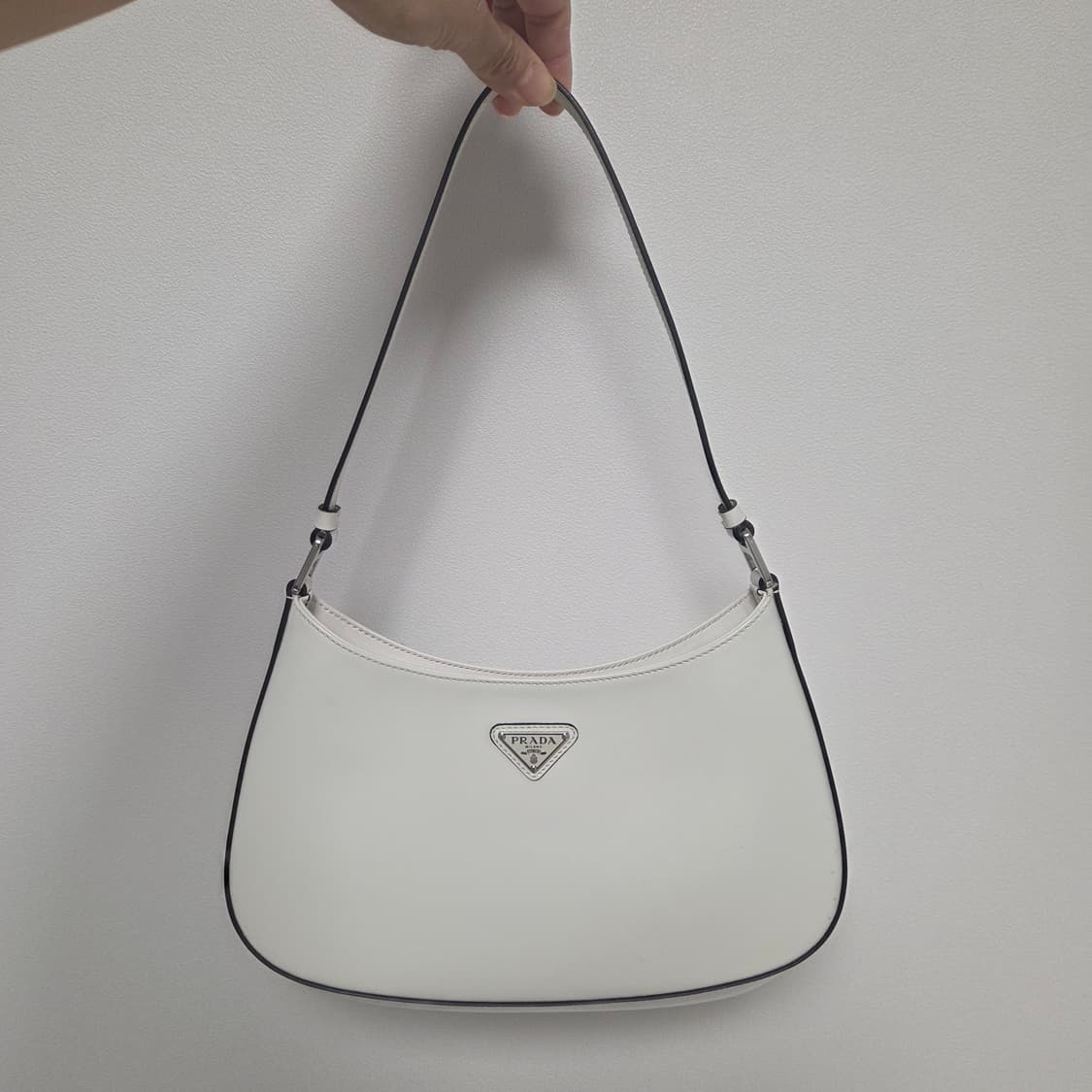 PRADA 프라다 정품 클레오 브러시드 화이트 호보백 숄더백 상품이미지9