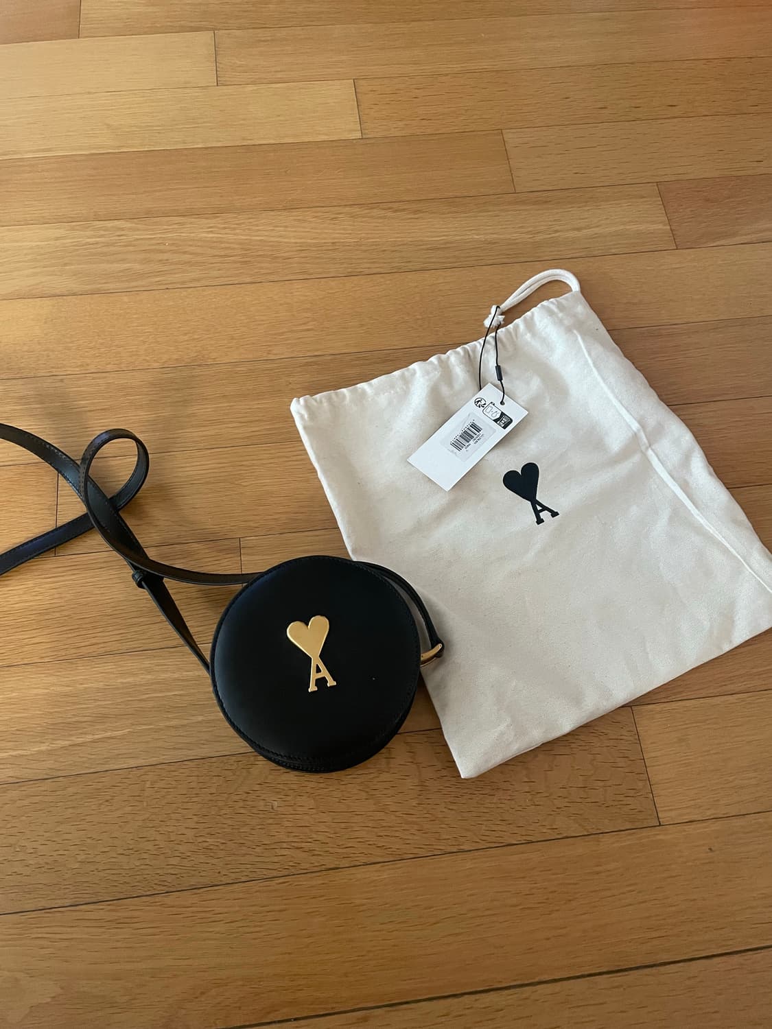 아미 라운드 파리 숄더백 상품이미지1