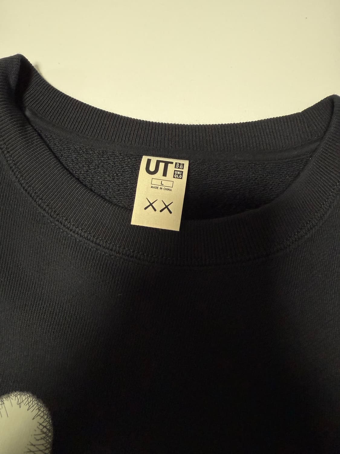 유니클로 카우스 맨투맨 상품이미지3