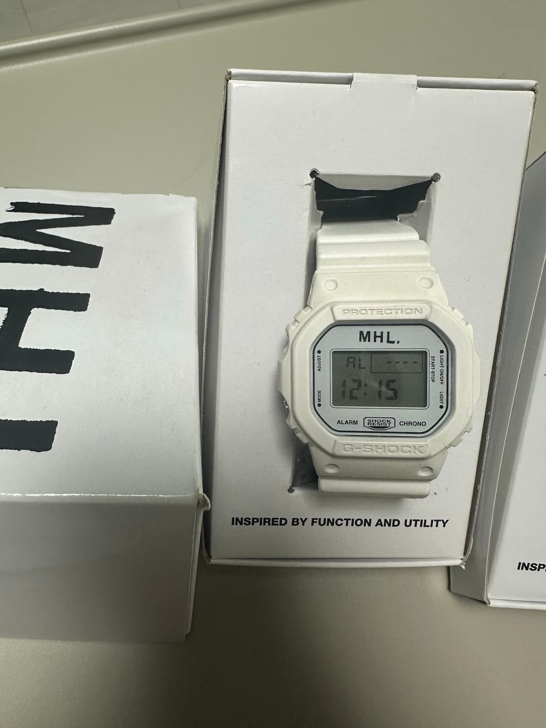 MHL x g hock 마가렛 호웰 x 지샥 5600 흰밴드 판매 상품이미지2