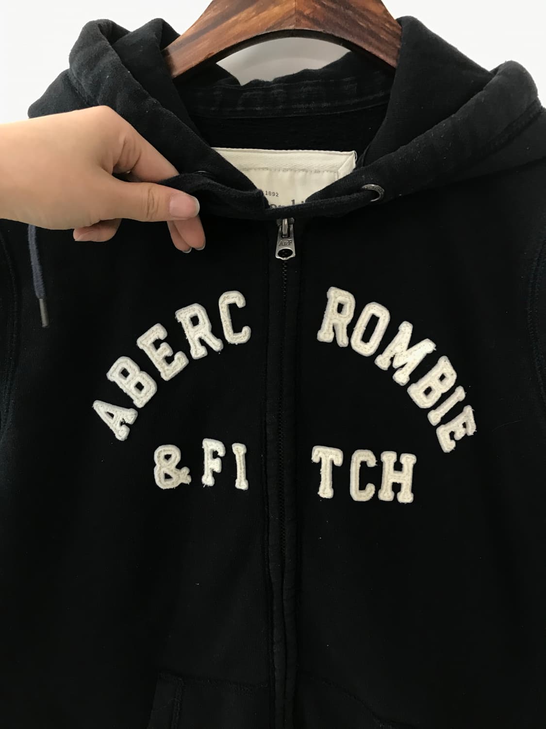 아베크롬비 y2k 와투케 네이비 딱붙 후드집업 상품이미지4