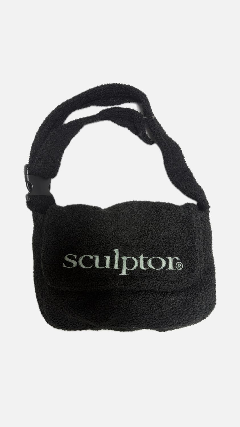 스컬프터 퍼지 로고 메신저백 블랙 상품이미지1