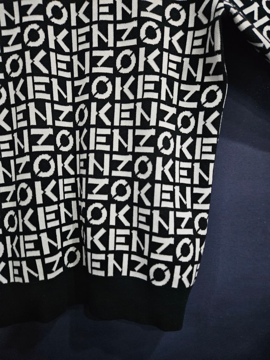 겐조 로고패턴 남성 세미오버핏 100 니트 상품이미지6