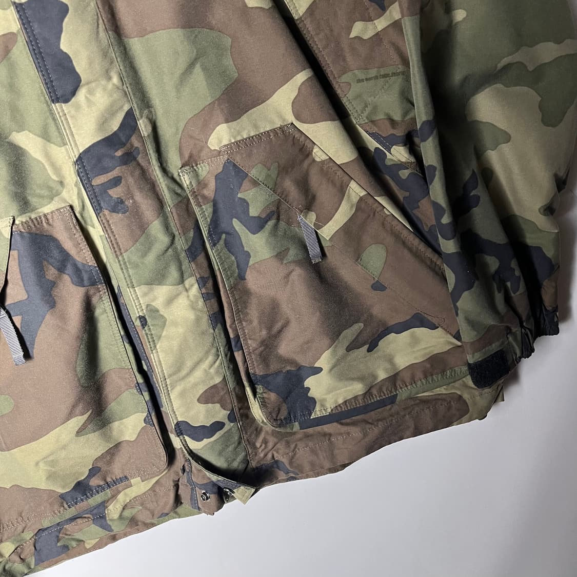 [The North Face] 노스페이스 재팬 카모 윈드브레이커 상품이미지3