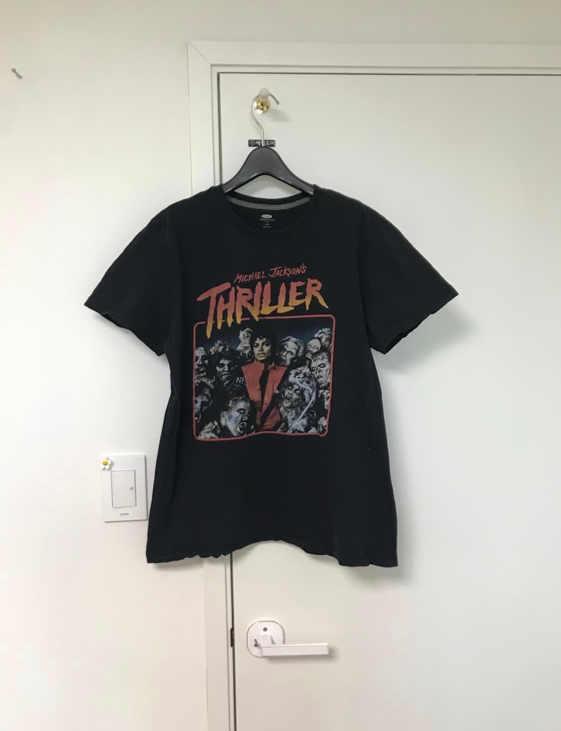 MICHAEL JACKSON'S Thriller T-Shirt 상품이미지1