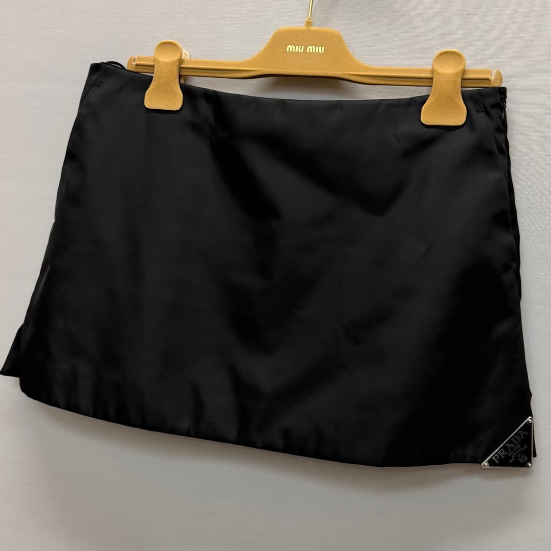 프라다 삼각로고 사이드헴 나일론 미니스커트 ( 30 ) 상품이미지3