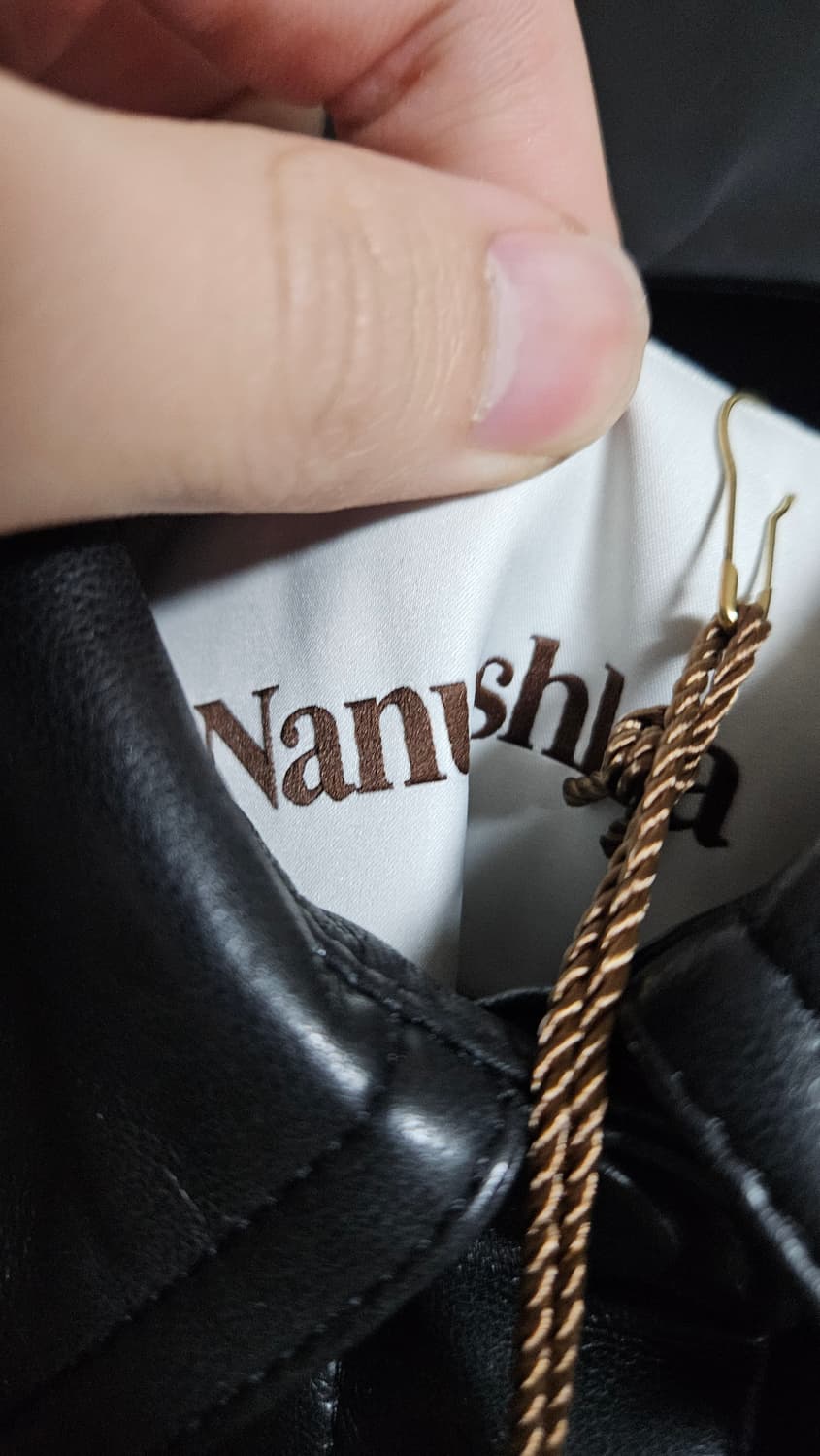 나누슈카 가죽자켓 레더자켓 정품 신품 300만짜리 상품이미지4