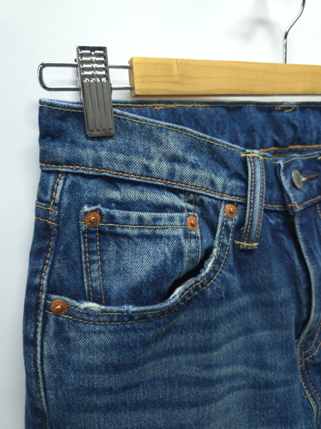 리바이스 여성 512 슬림 테이퍼드 중청 데미지진(28) 상품이미지4