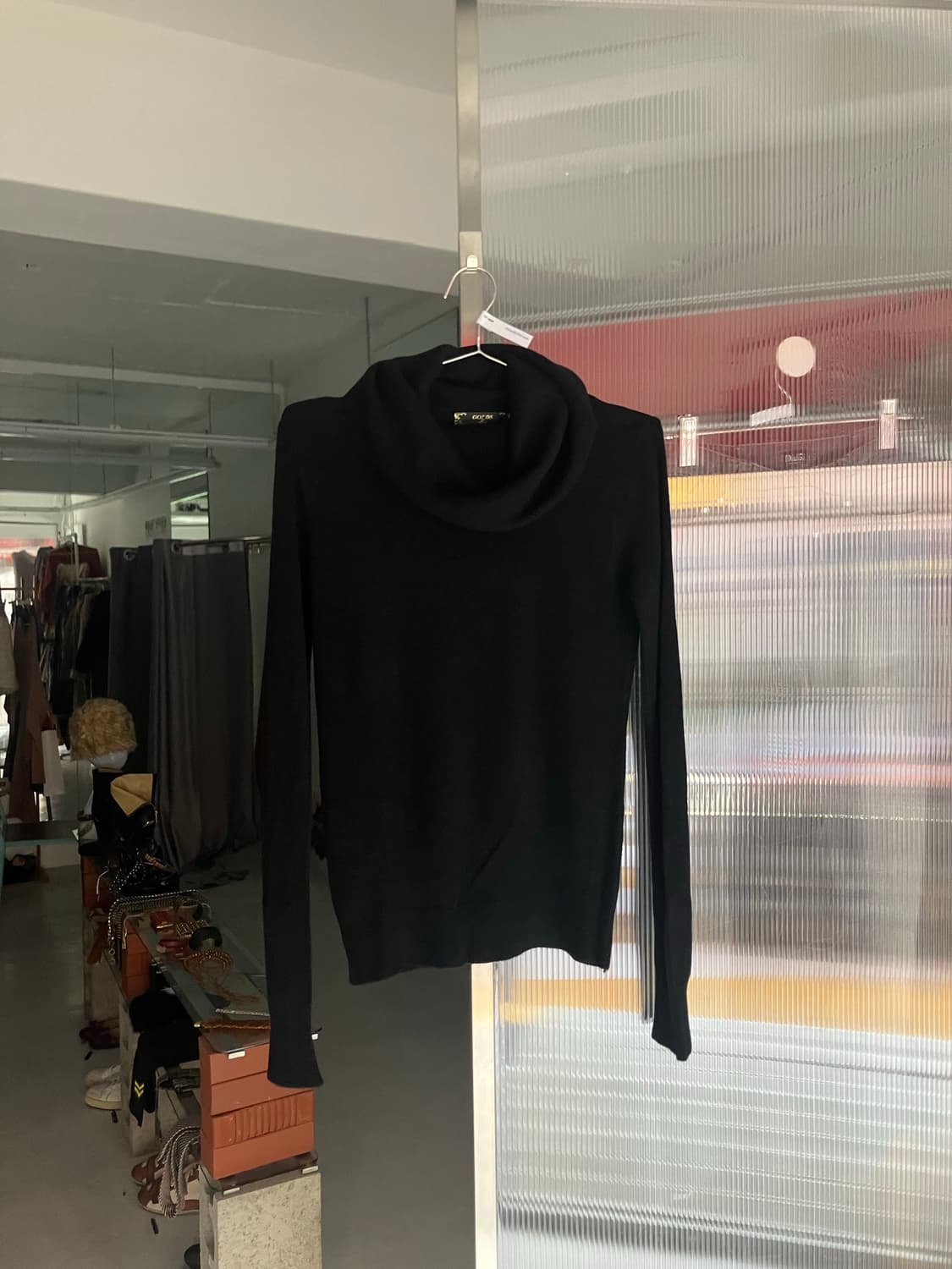 터틀넥 롱슬리브니트  상품이미지1