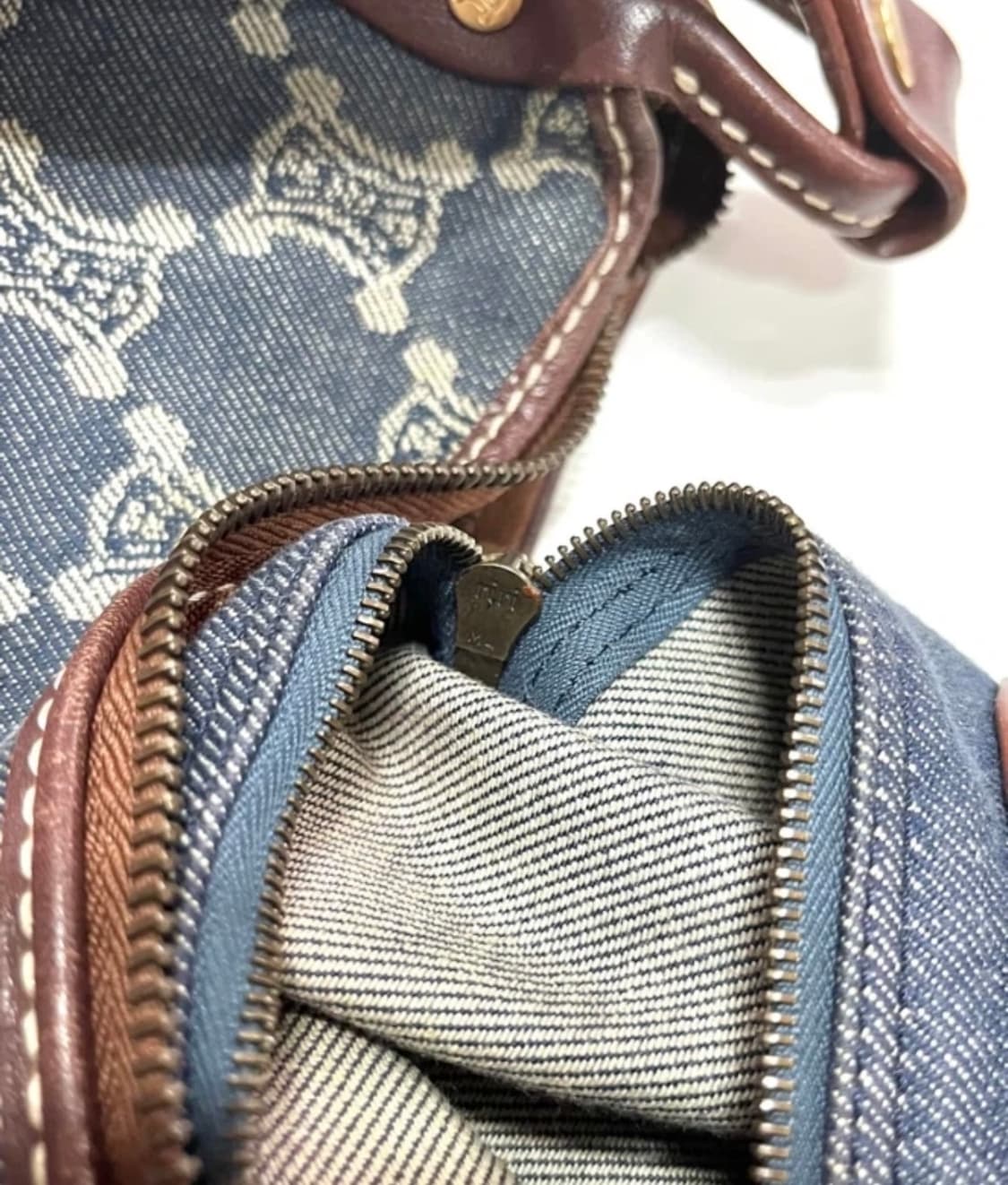 셀린느 블라종 데님 메신저백 상품이미지7