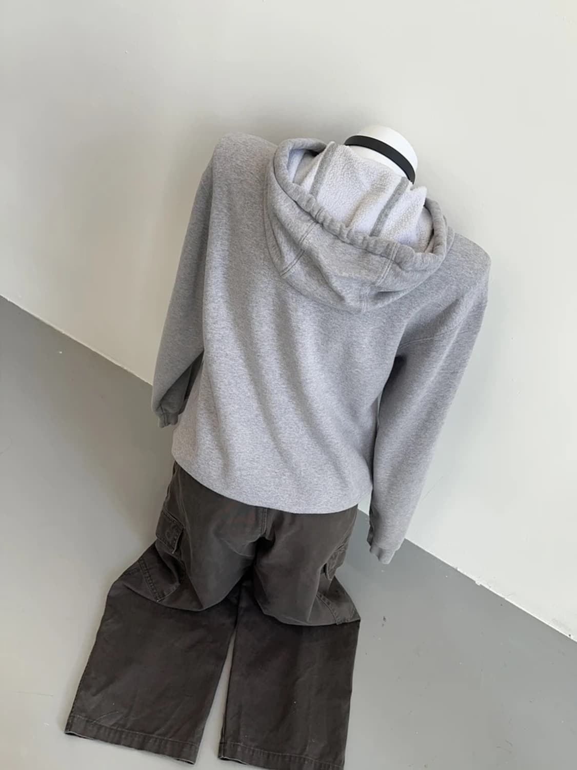 칼하트 그레이 로고 후드티 상품이미지2
