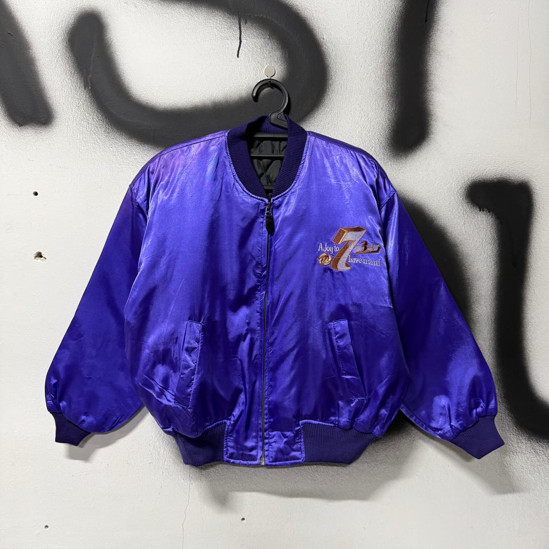 VTG 빈티지 올드스쿨 자수 디테일 사틴 크롭 봄버 바시티 자켓 상품이미지2