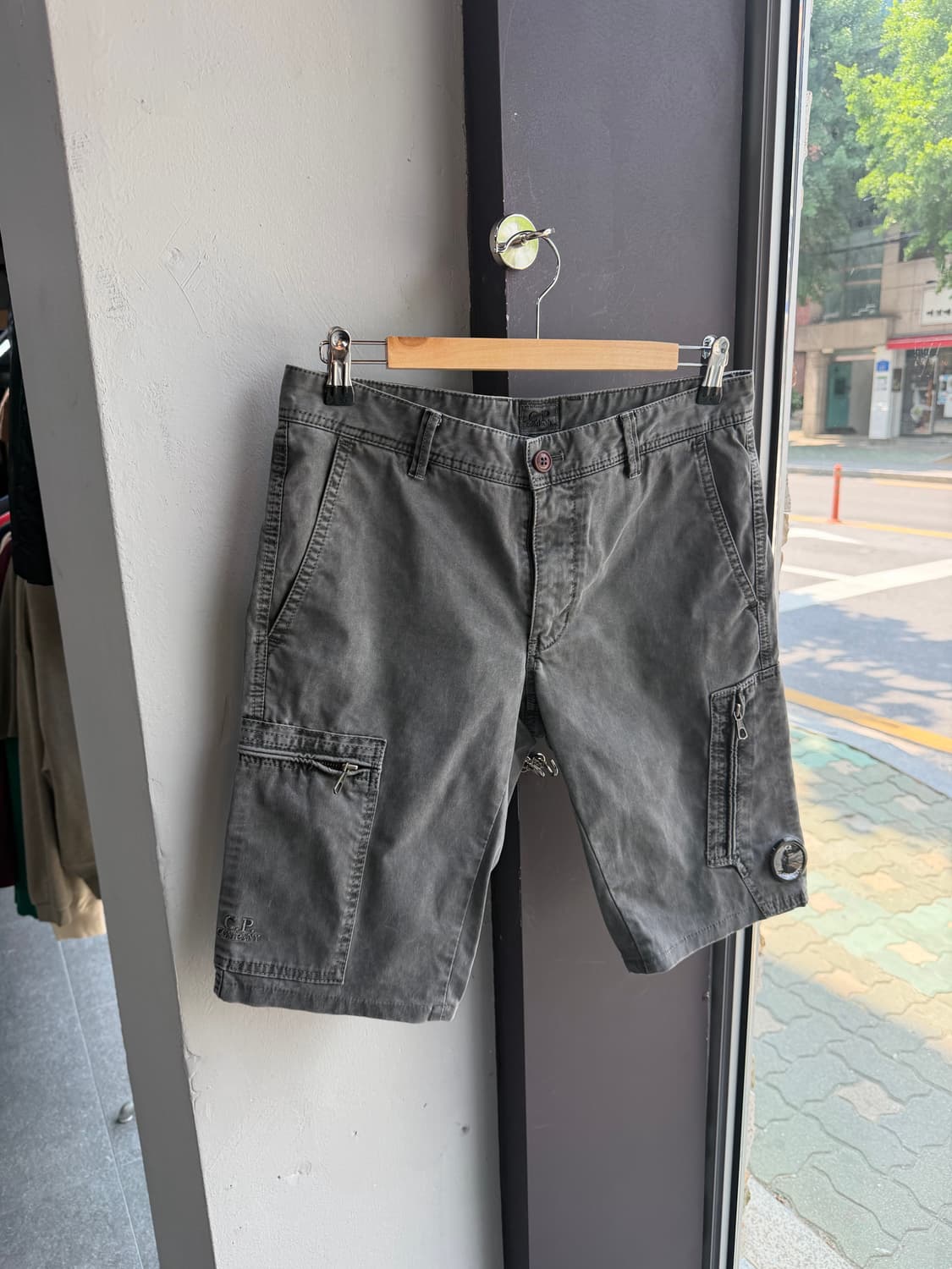 30~31/ 씨피컴퍼니 가먼트다이드 렌즈 카고 반바지 상품이미지2