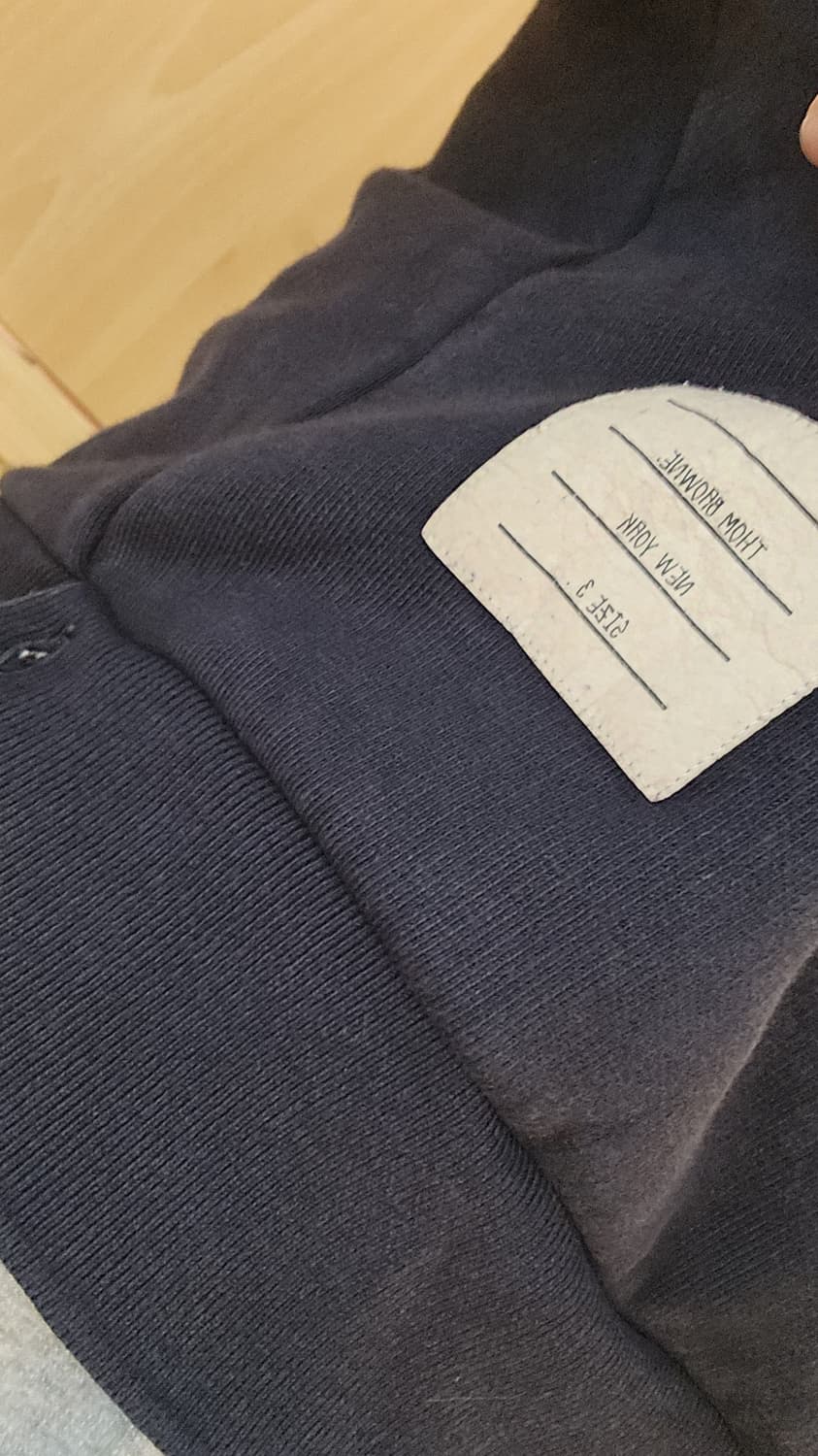 톰브라운 백삼선 맨투맨 3사이즈 네고가능 상품이미지3