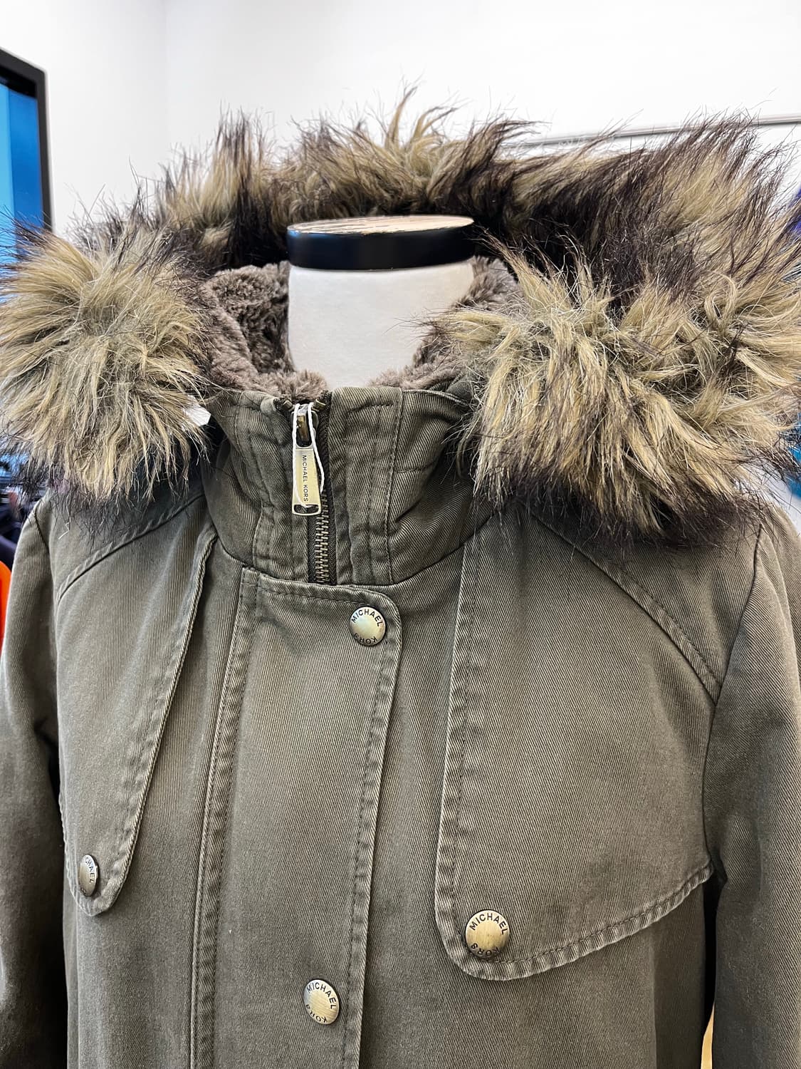 마이클 코어스 퍼 후드 필드 파카 상품이미지3