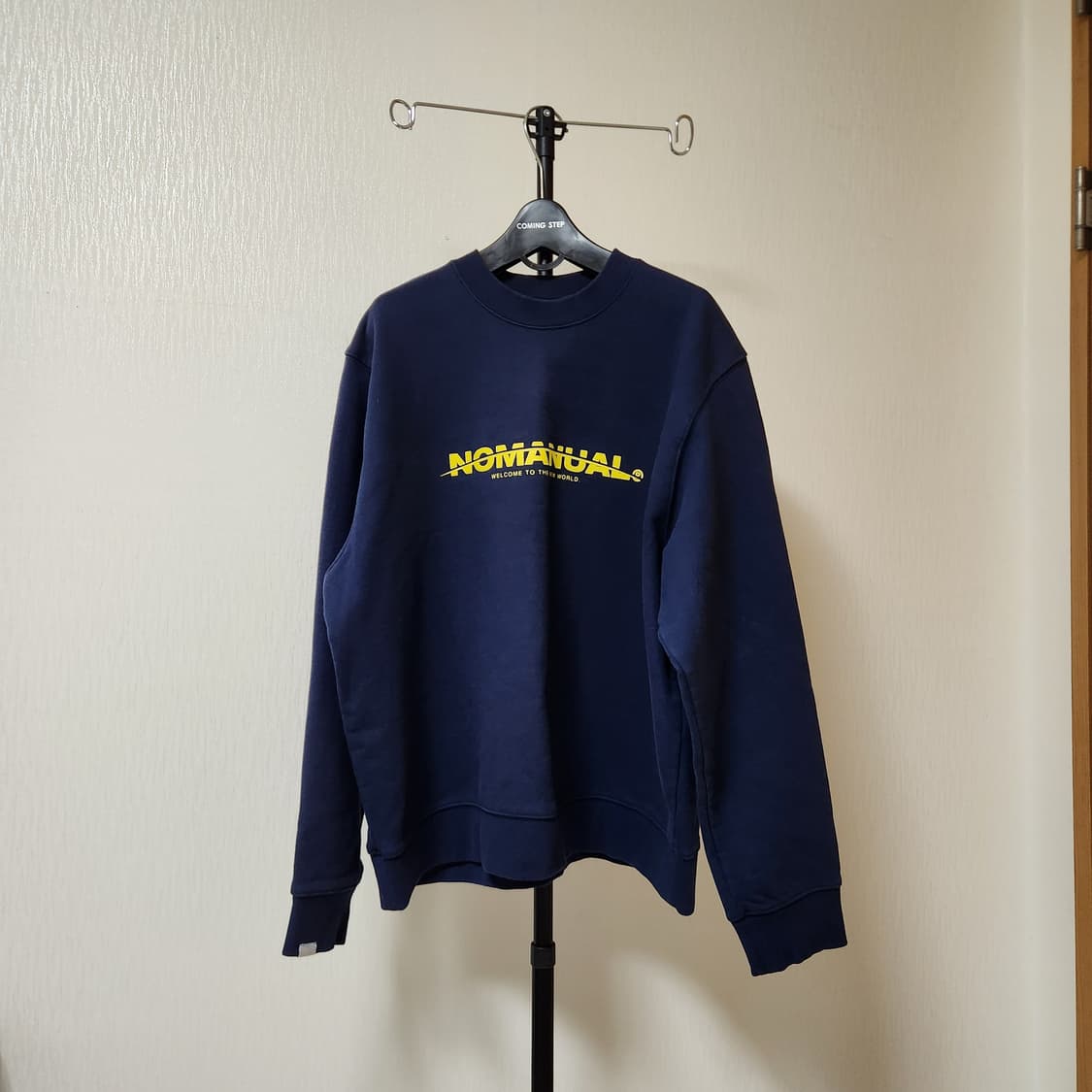 노매뉴얼 네이비 맨투맨 L 상품이미지1