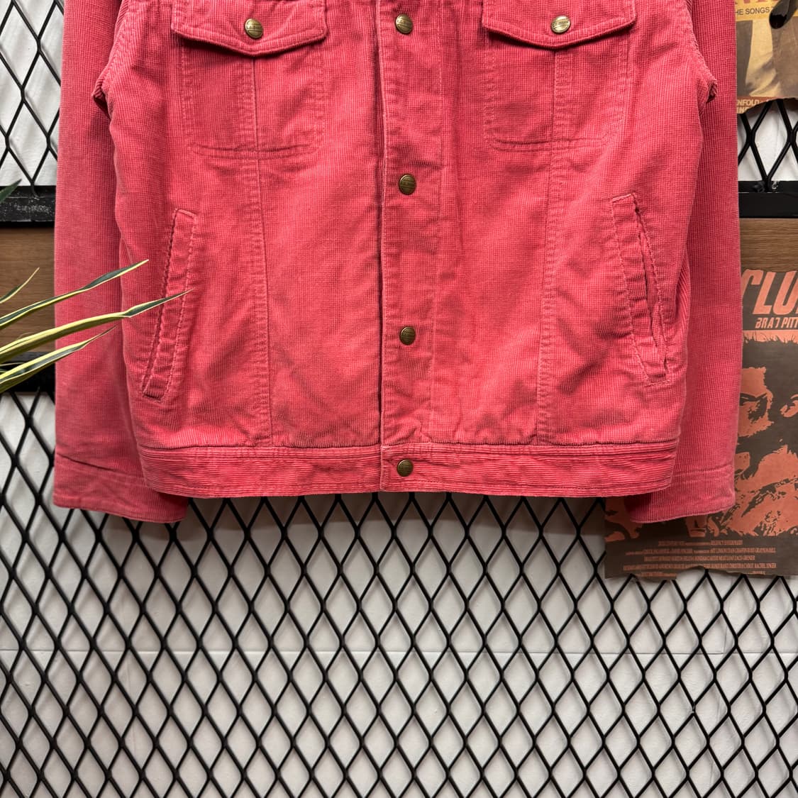 엘엘빈 코듀로이 쉐르파 트러커자켓 전면 투포켓 디테일 코랄 상품이미지4