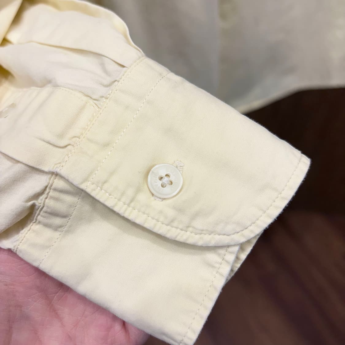 엠포리오 아르마니 코튼 긴팔 셔츠 클래식 스탠다드 카라 디테일 옐로우 상품이미지9