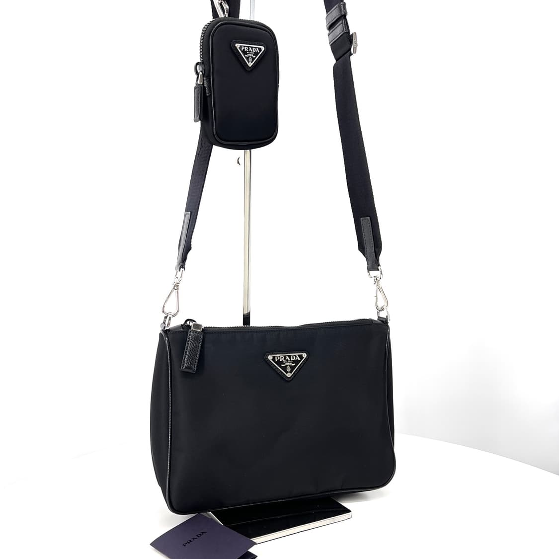 프라다 삼각로고 리나일론 사피아노 크로스백 블랙 (2VH113) 상품이미지3
