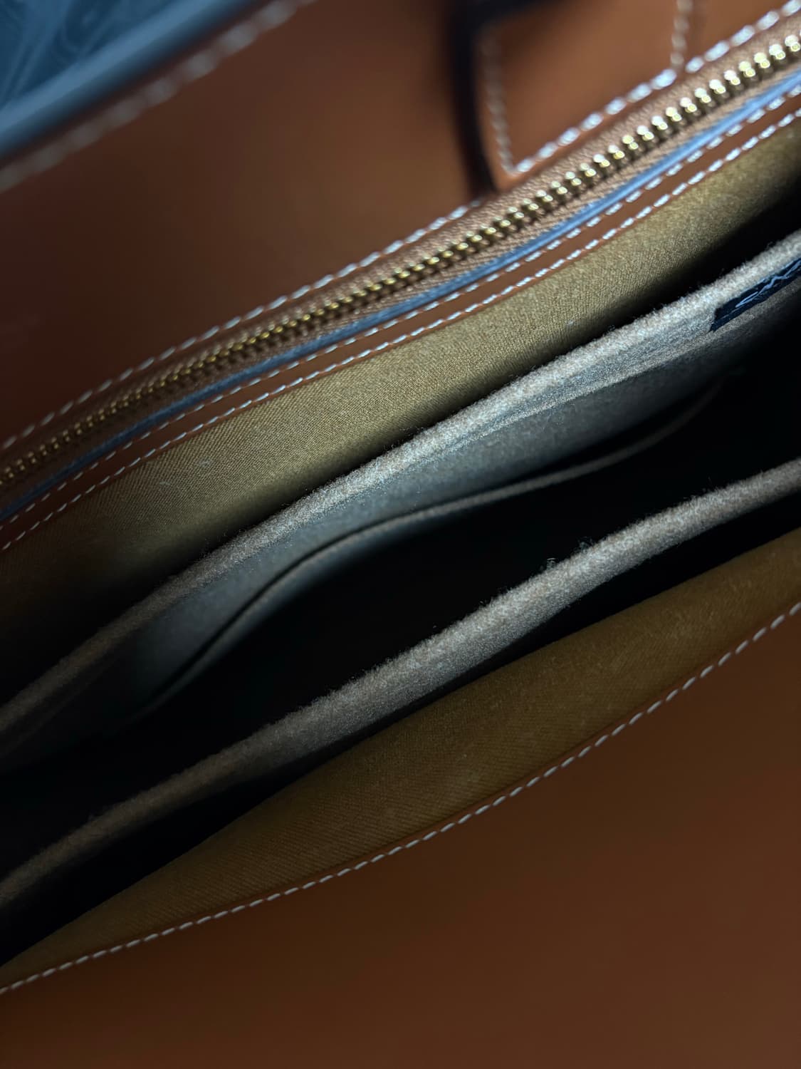 셀린느 트리오페 버티컬 카바스 토트백 라지 상품이미지8