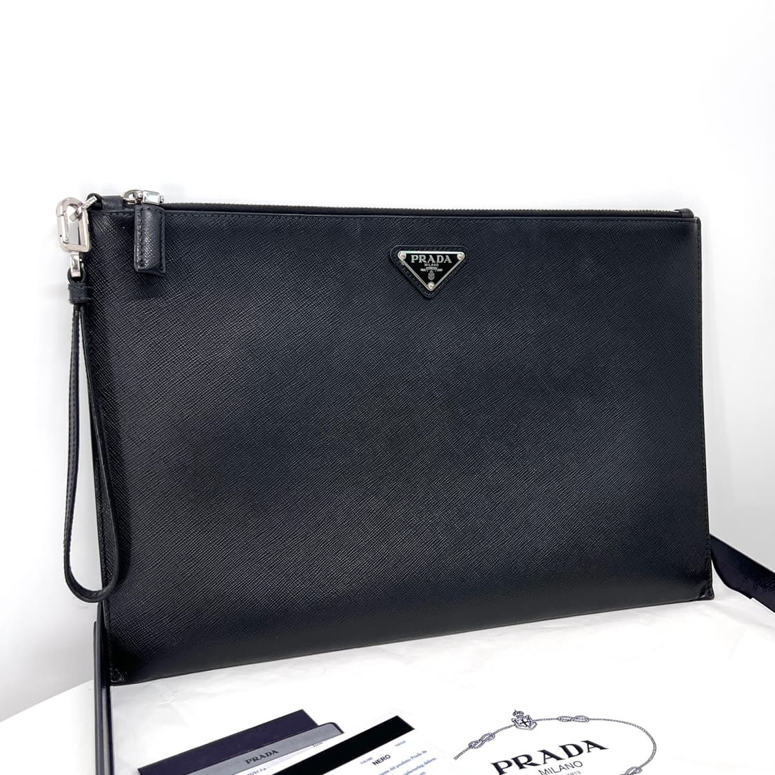 프라다 사피아노 삼각로고 클러치백 블랙 (2NH001) 상품이미지3
