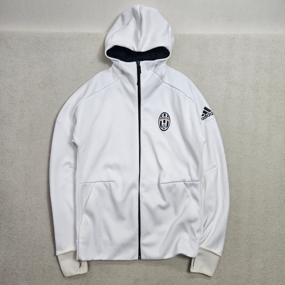 16-17 아디다스 유벤투스 후드 자켓 상품이미지1