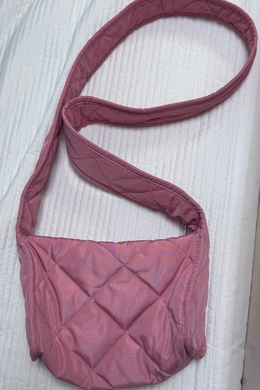 코스 다이아몬드 퀼티드 미니 크로스 바디 백 상품이미지2