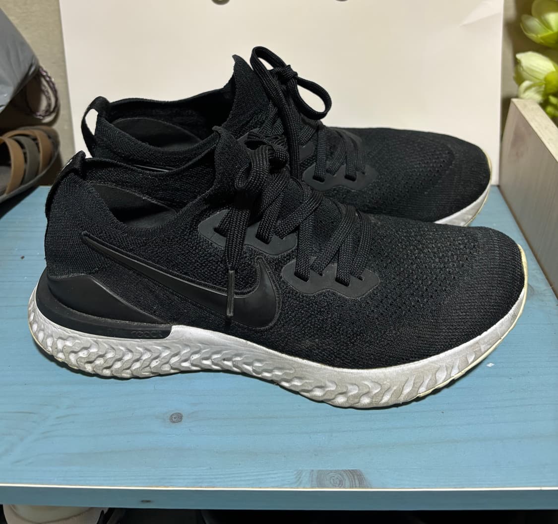 나이키 에픽 리액트 플라이니트 블랙 화이트 운동화 245사이즈 상품이미지1