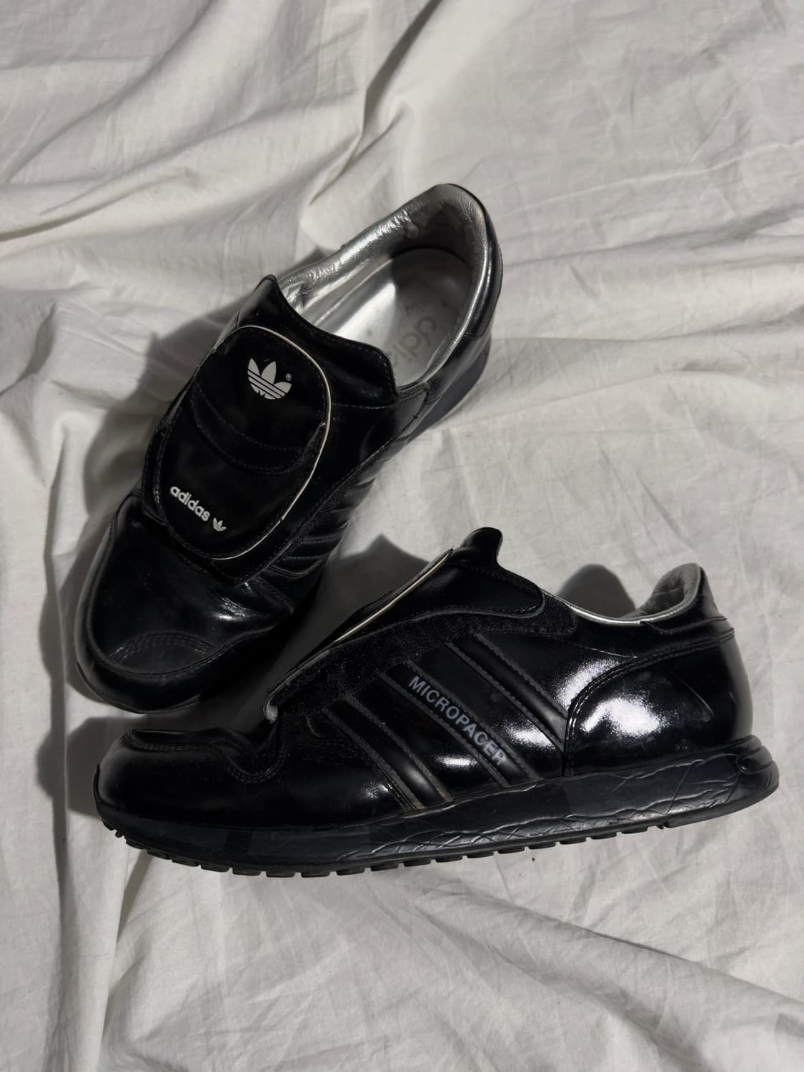 아디다스 마이크로페이서 스니커즈 상품이미지1