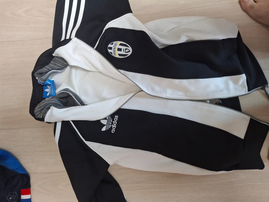 유벤투스 져지 구로고 상품이미지1