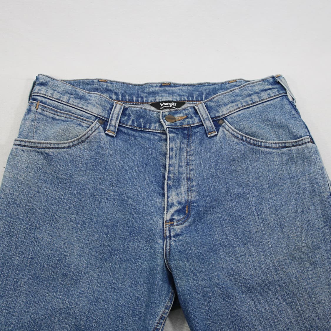 (착용컷) Wrangler 데님 팬츠 (남성용 31.5) 상품이미지4