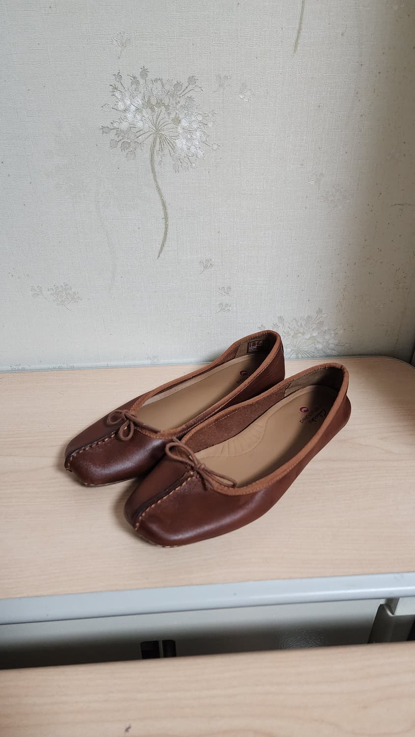 클락스(Clarks) 브라운 가죽 발레리나 플랫슈즈 상품이미지1