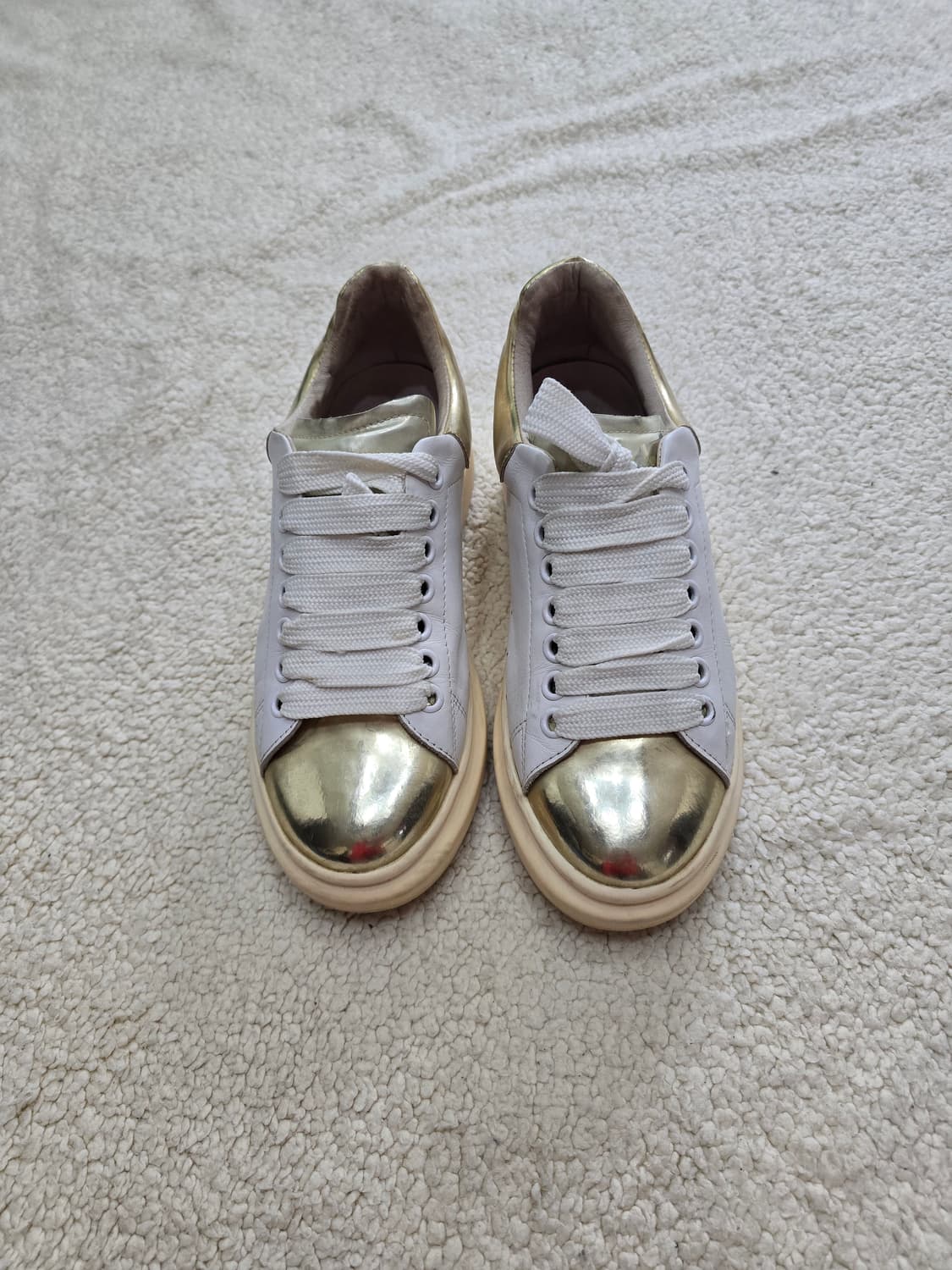 알렉산더맥퀸 오버솔 스니커즈 골드 사이즈250 상품이미지3