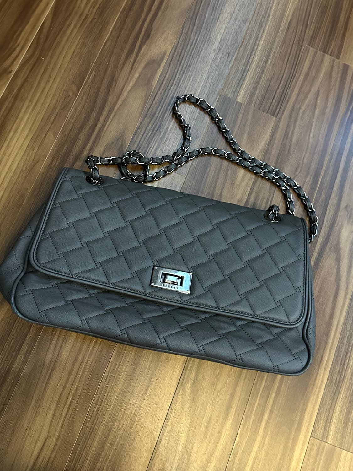 시슬리 퀄팅 체인 숄더백 회색 상품이미지3