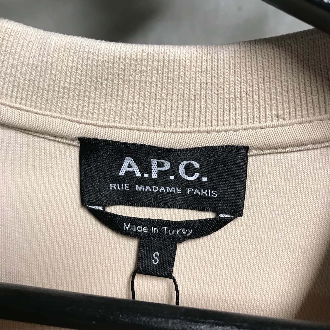 APC 아페쎄 넥로고 맨투맨 S 상품이미지5