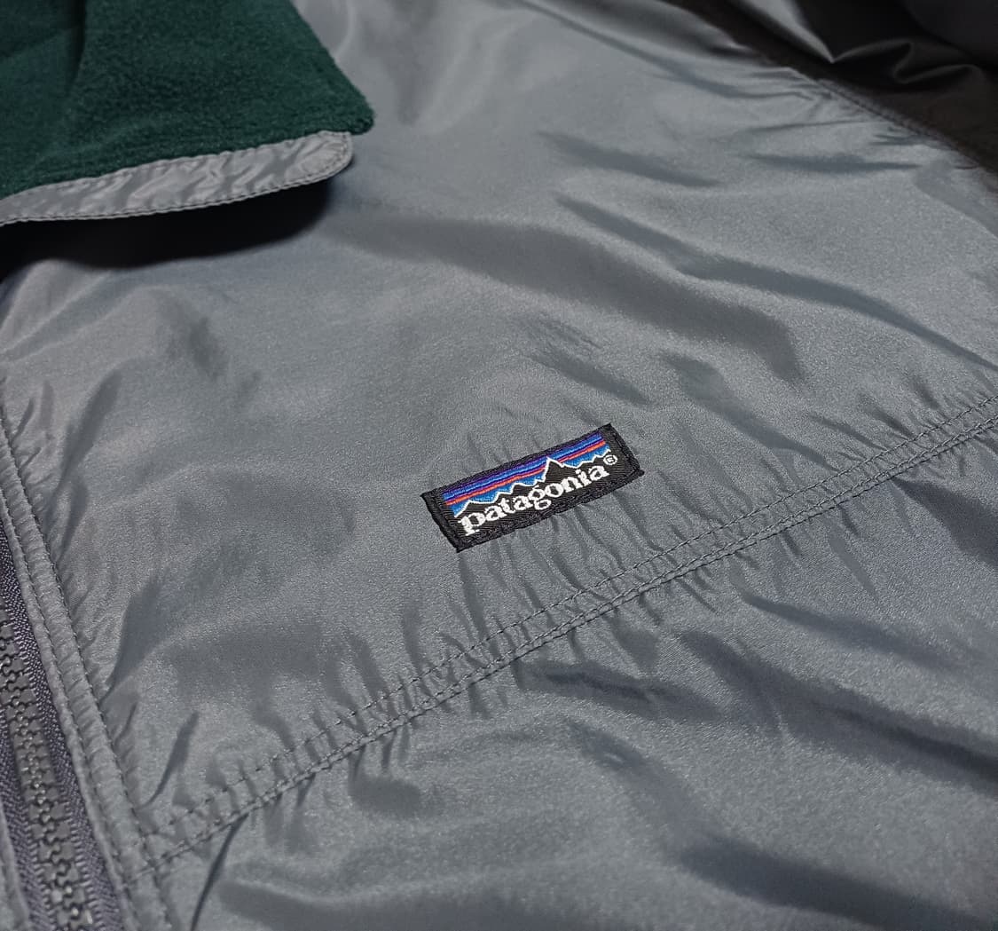 🇺🇸 파타고니아 쉘드 신칠라 자켓 - 그레이 / 포레스트 그린 상품이미지6