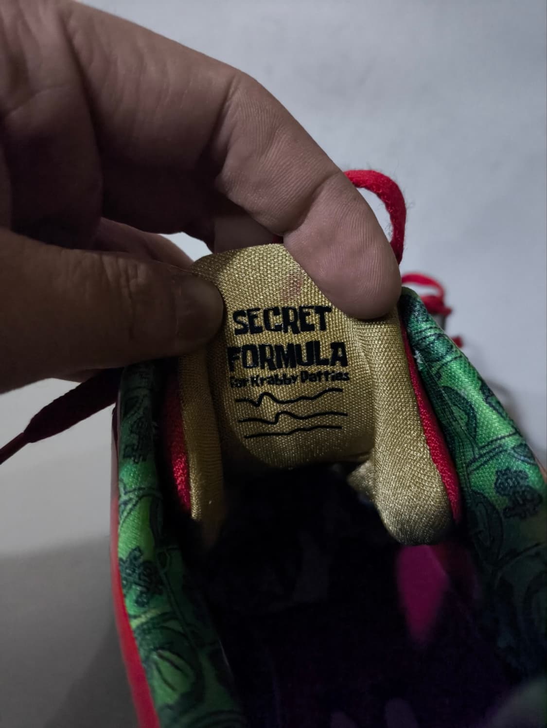 265mm 스폰지밥 x 나이키 카이리 로우2 집게사장 상품이미지10