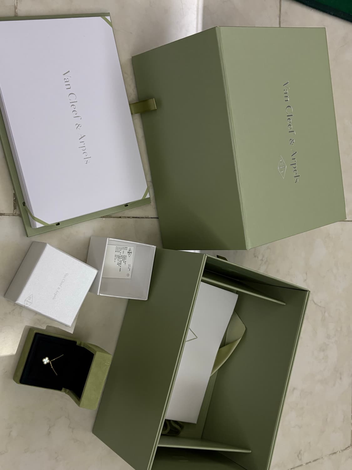 반클리프앤아펠 스위트 알함브라 펜던트 상품이미지2